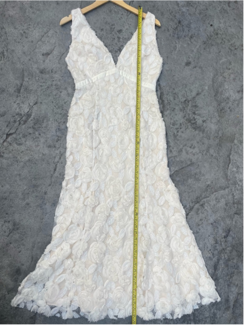 Sleeveless V-Neck Lace Midi Dress in Cream Cream 3D Floral - Picture 8 of 11